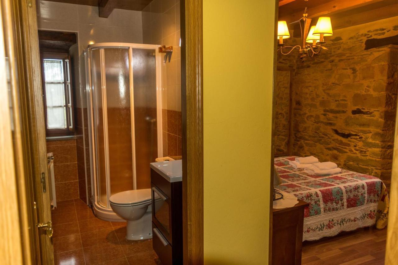Apartamentos Rurales Tia Vicenta ซานตาเอวลาเลีย เด โอสโกส ภายนอก รูปภาพ