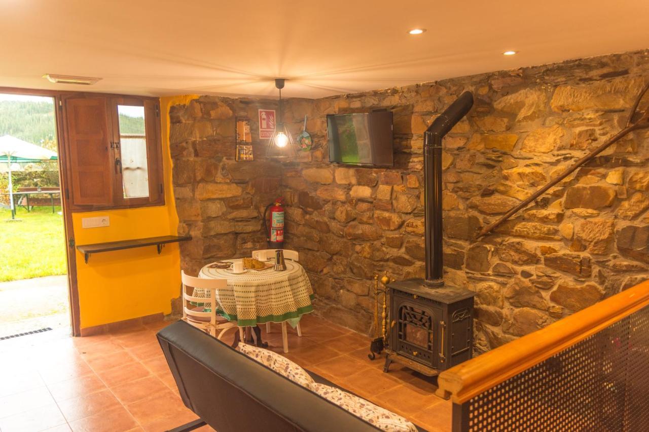 Apartamentos Rurales Tia Vicenta ซานตาเอวลาเลีย เด โอสโกส ภายนอก รูปภาพ