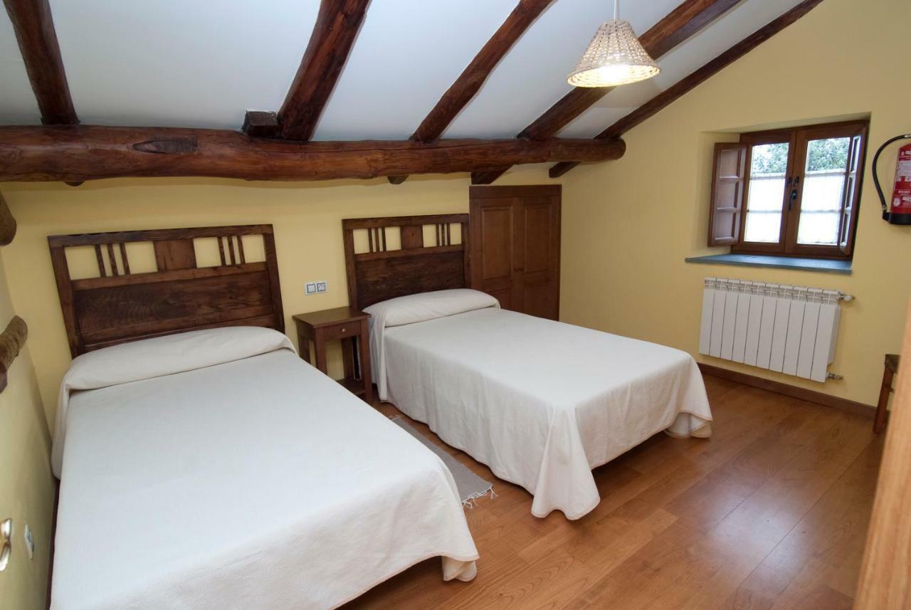 Apartamentos Rurales Tia Vicenta ซานตาเอวลาเลีย เด โอสโกส ภายนอก รูปภาพ