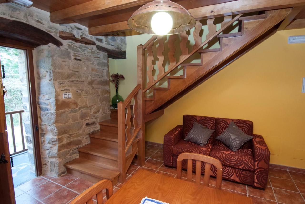 Apartamentos Rurales Tia Vicenta ซานตาเอวลาเลีย เด โอสโกส ภายนอก รูปภาพ